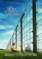 穿條紋睡衣的男孩