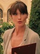 向?qū)? /><p>向?qū)?演員：卡拉·布呂尼</p>是一名專業(yè)且美麗動人的博物館解說向?qū)В卸虝旱臅r間為男主角吉爾解說一些歷史背后的故事。</li></ul>
   
        </div>
        <div   id=