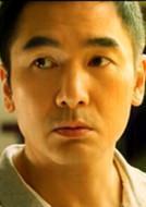 張?bào)? /><p>張?bào)?演員：方中信</p>研究生命學(xué)的科學(xué)家，因父母一直等著抱孫子，而妻子方韻由于種種原因并沒有要孩子的想法和準(zhǔn)備，為了既不耽誤方韻的工作，又能給父母交上答卷，夫妻倆協(xié)商找人代孕生下自己的孩子。</li><li><img src=