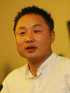 三德子（吳軍飾演）