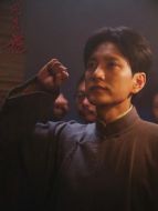 毛澤東（王仁君飾演）