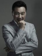 王長籌（張晞臨飾演）