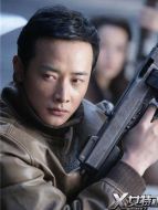 賀俊峰（羅晉飾演）