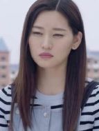 鄺玲（劉銀銀飾演）