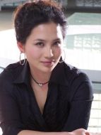 芳（王藝諾飾演）