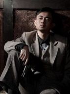 趙非（盧譽文飾演）