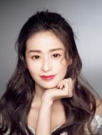 賈云英（穎兒飾演）