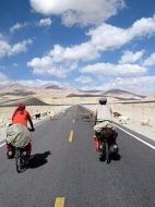 騎車回巴黎劇情介紹(1-12全集)