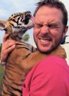 BBC：家中有虎后記劇情介紹(1-2全集)